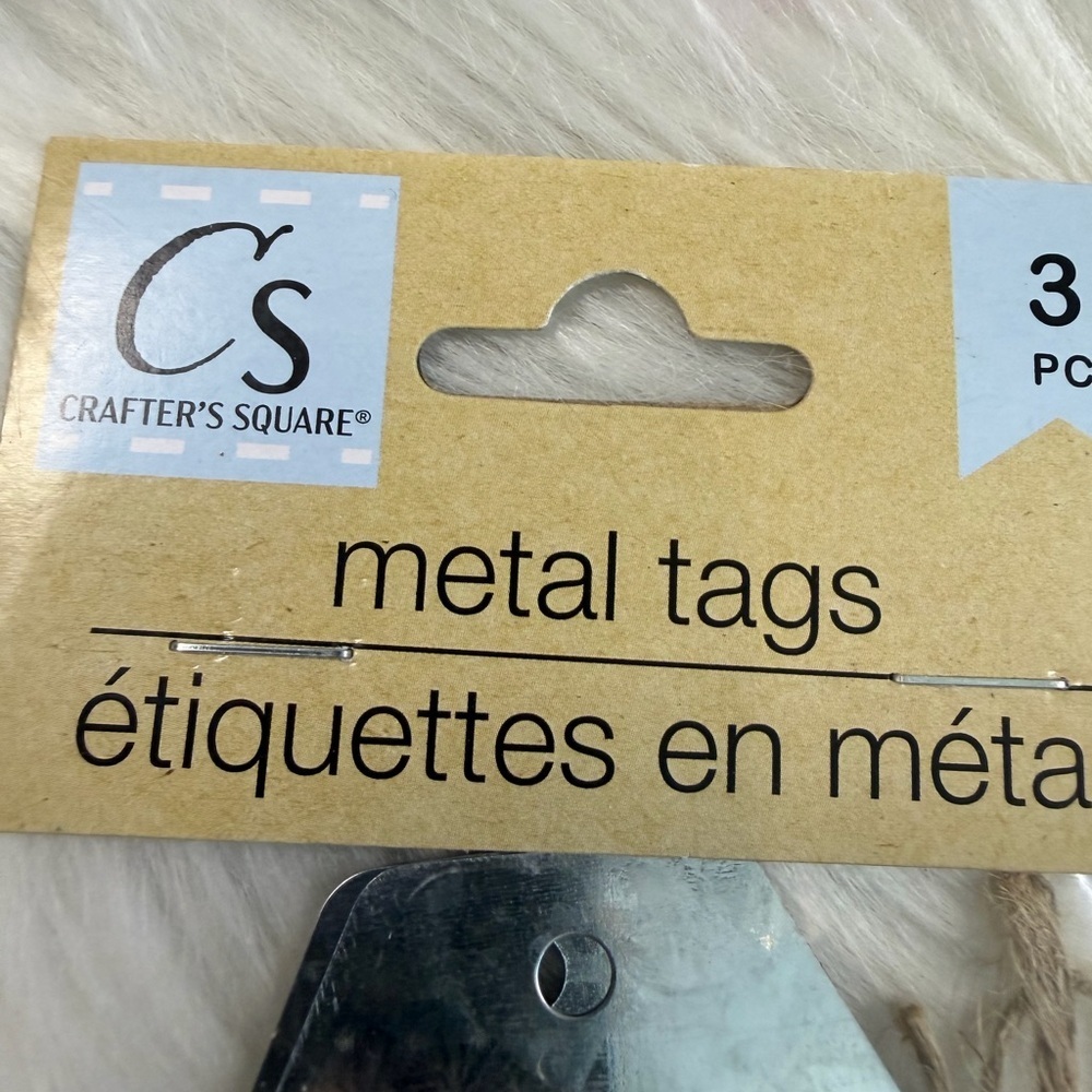 Crafters Square Silver Metal Tags - Picture 2 of 4